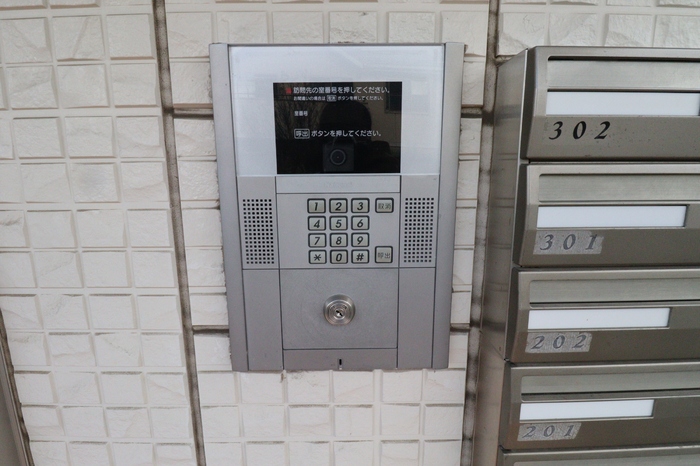 16/16 エントランス