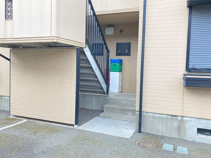 17/27 エントランス