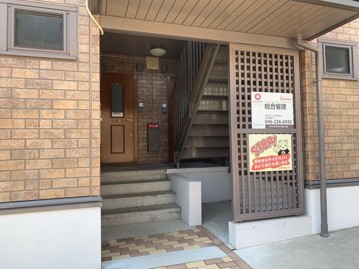 17/28 エントランス