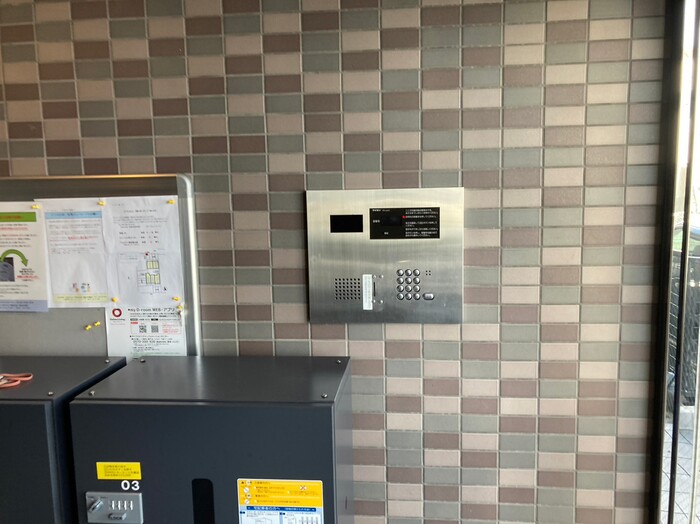 16/19 エントランス