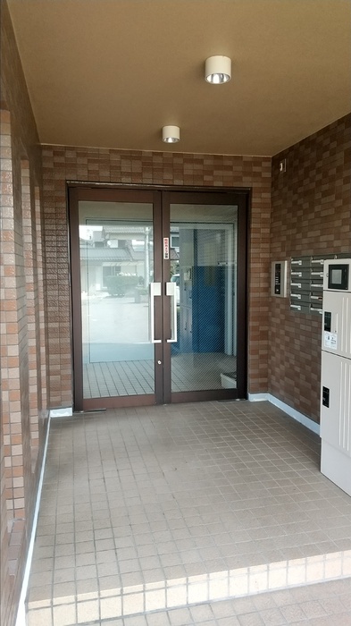 15/16 エントランス