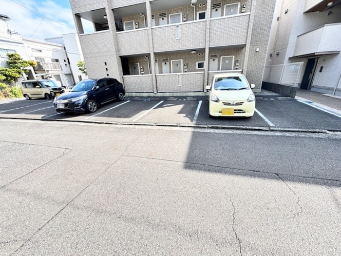 2/4 駐車場