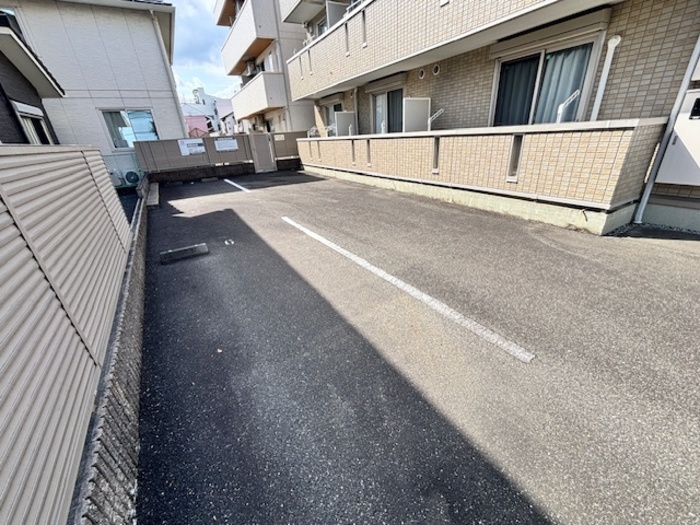 20/21 駐車場