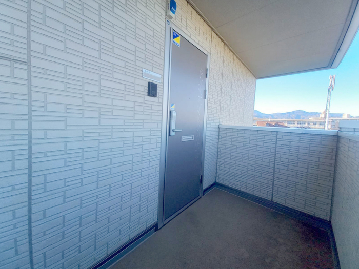 16/17 エントランス