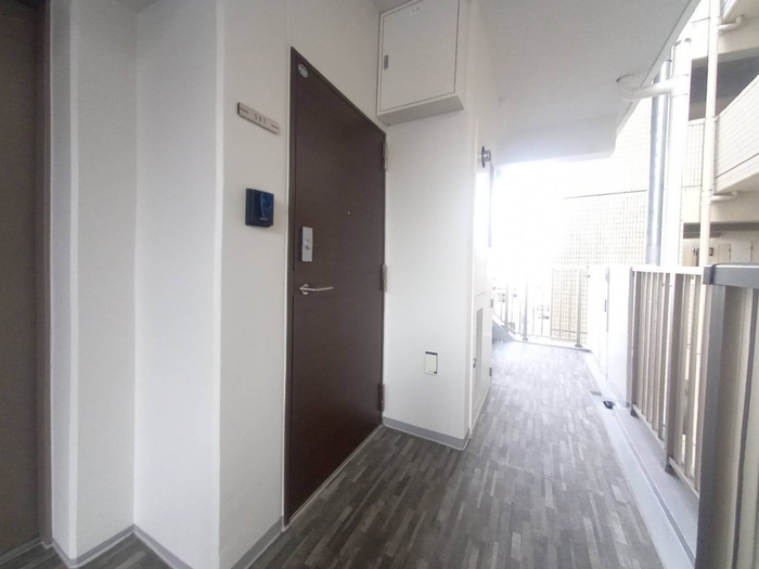 18/21 エントランス