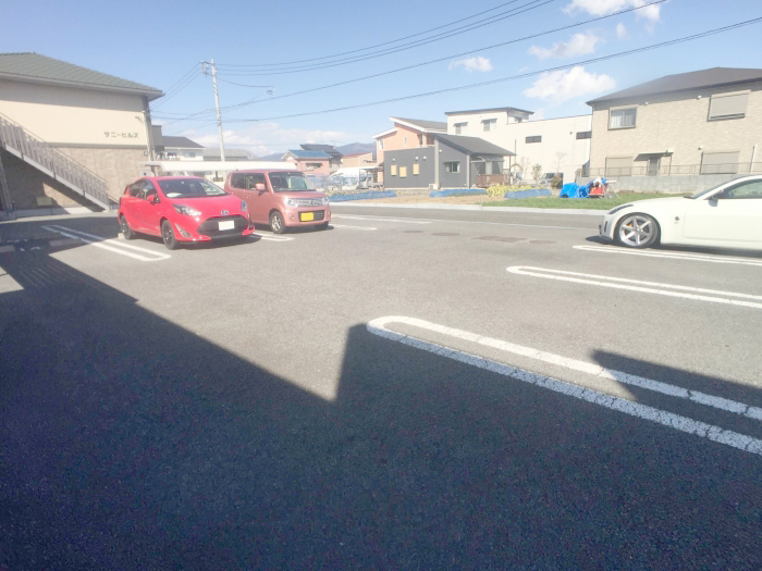 20/28 駐車場