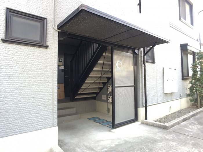 16/17 エントランス