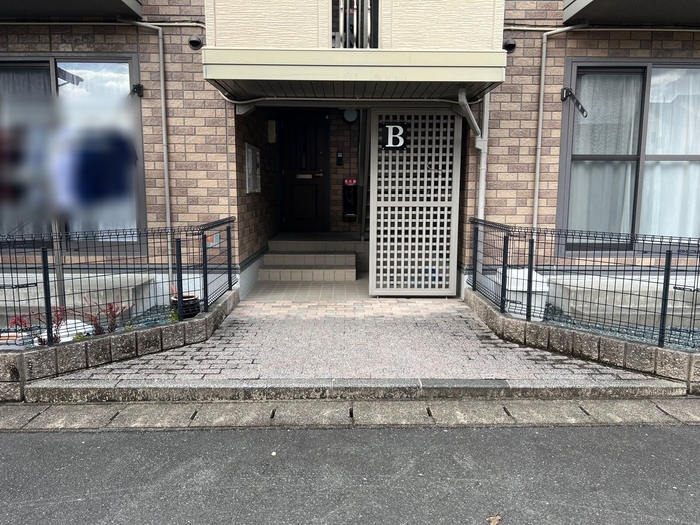 18/30 エントランス