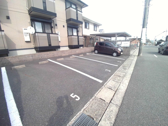 17/18 駐車場