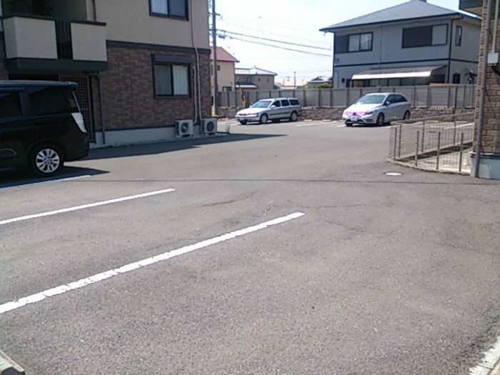 2/4 駐車場
