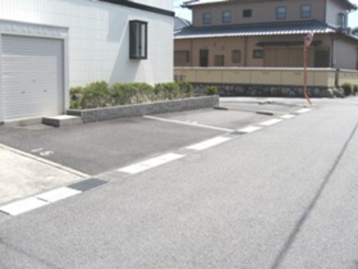 2/7 駐車場