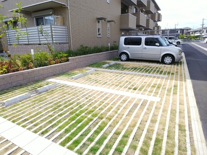 20/20 駐車場