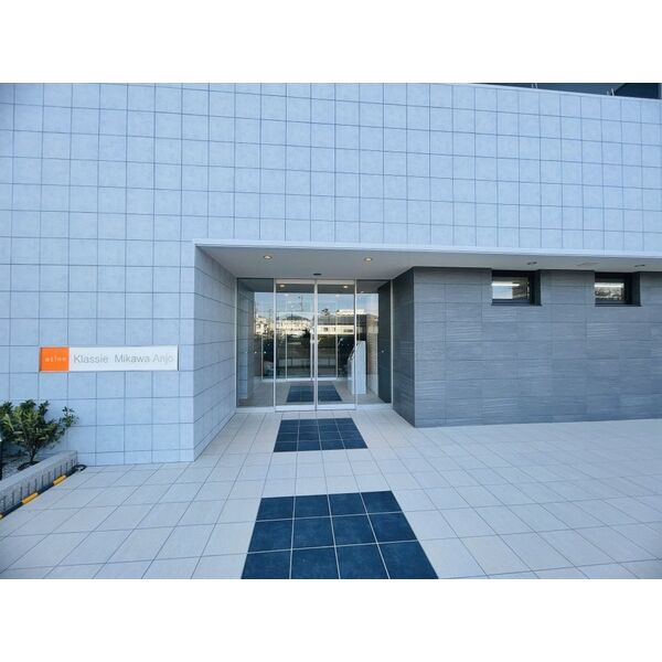 17/19 エントランス