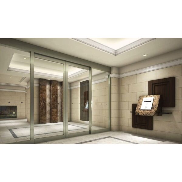 17/23 エントランス