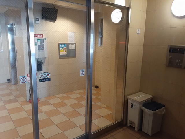 14/20 エントランス