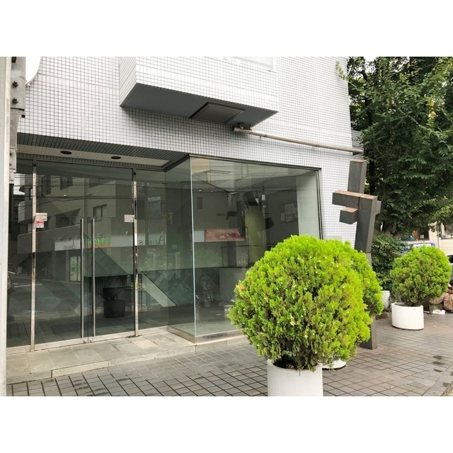 13/14 エントランス