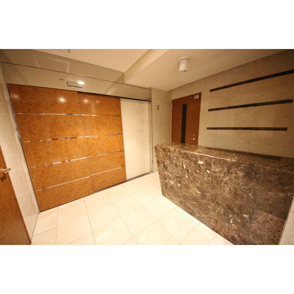 17/20 エントランス