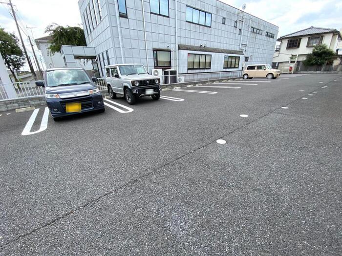 26/30 駐車場