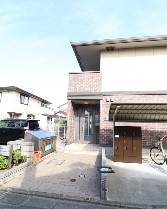 16/16 エントランス