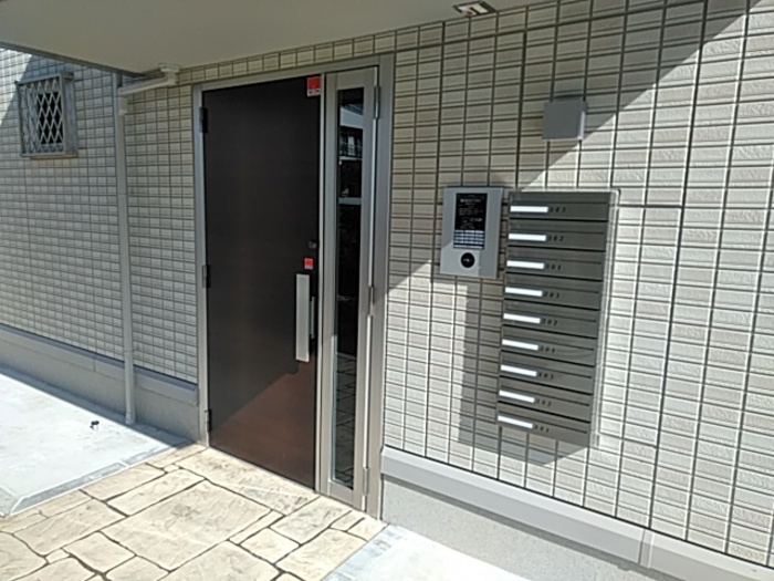 18/22 エントランス