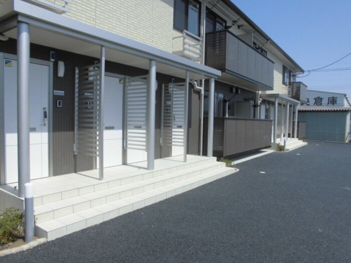 17/26 エントランス