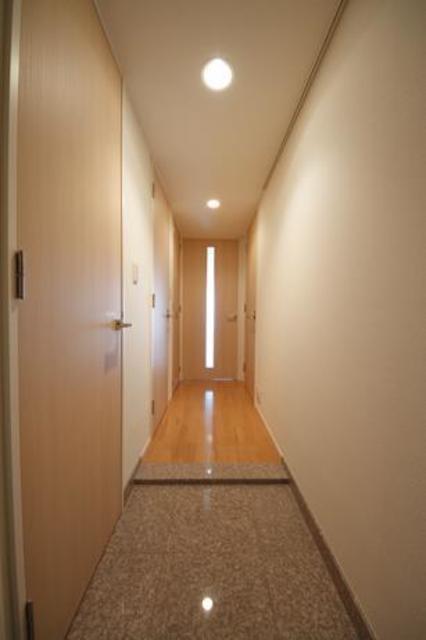 16/30 玄関