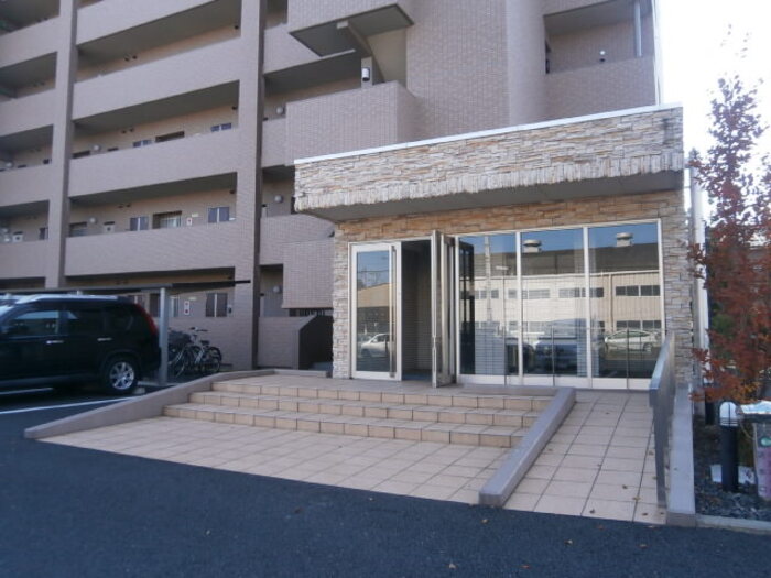 19/28 エントランス