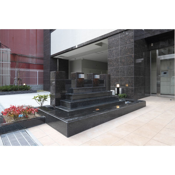 17/25 エントランス