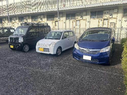 13/14 駐車場