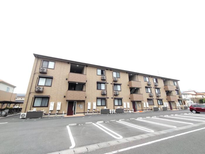 19/27 エントランス