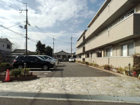 2/4 駐車場