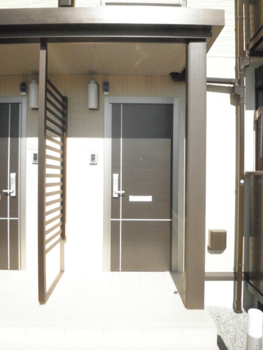 18/21 エントランス