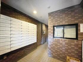 16/16 エントランス