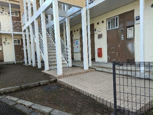 13/19 エントランス