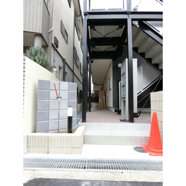 15/15 エントランス