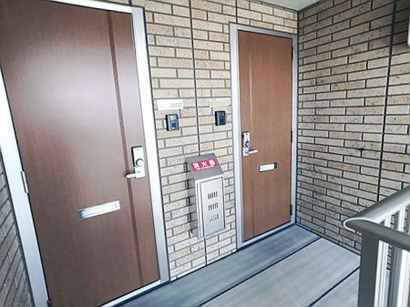 18/20 エントランス