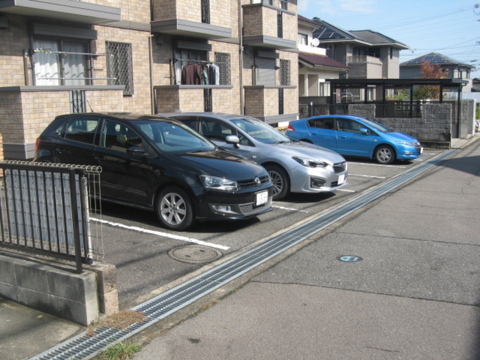 19/27 駐車場