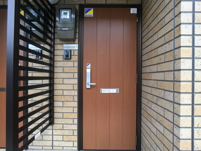 19/23 エントランス