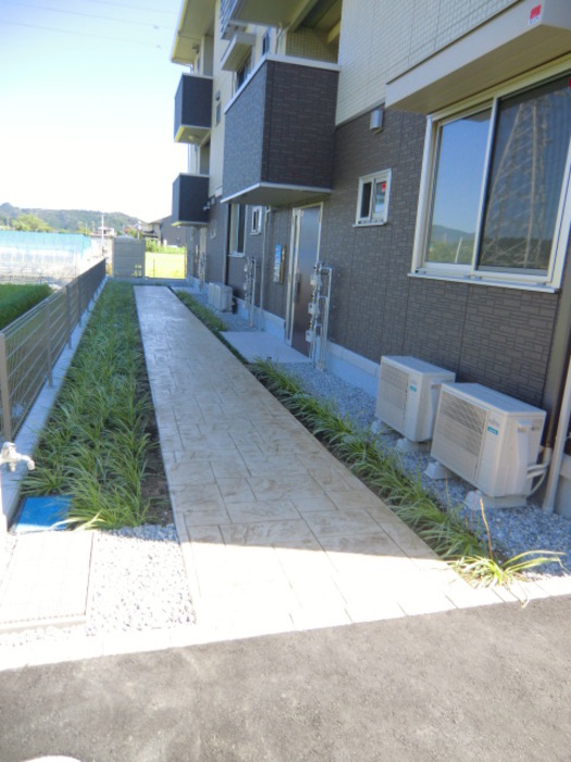 18/23 エントランス