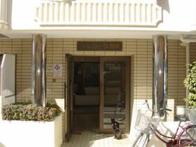 2/3 エントランス