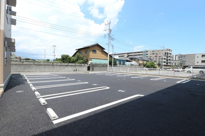 16/18 駐車場