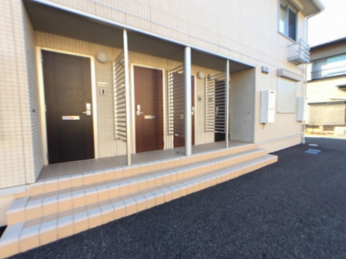 18/27 エントランス