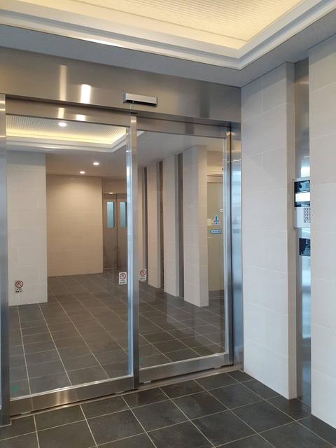 14/20 エントランス