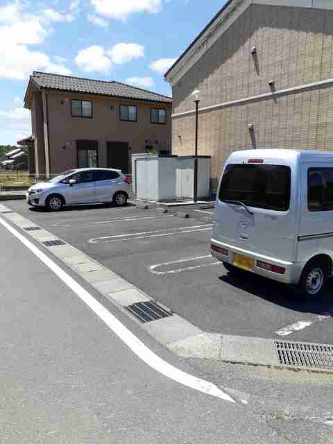 14/20 駐車場