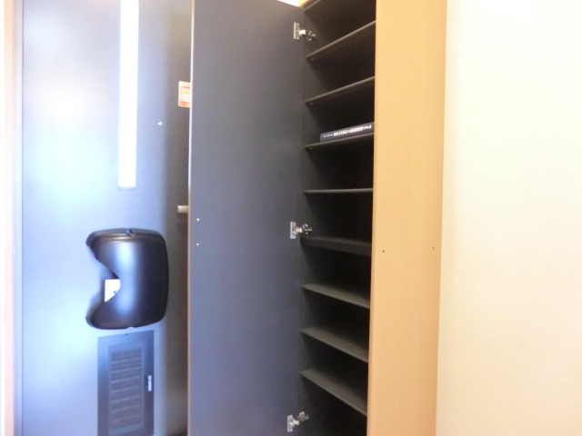 18/24 エントランス