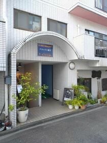 16/16 エントランス