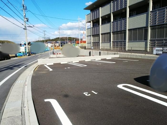 18/18 駐車場