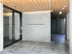 16/16 エントランス