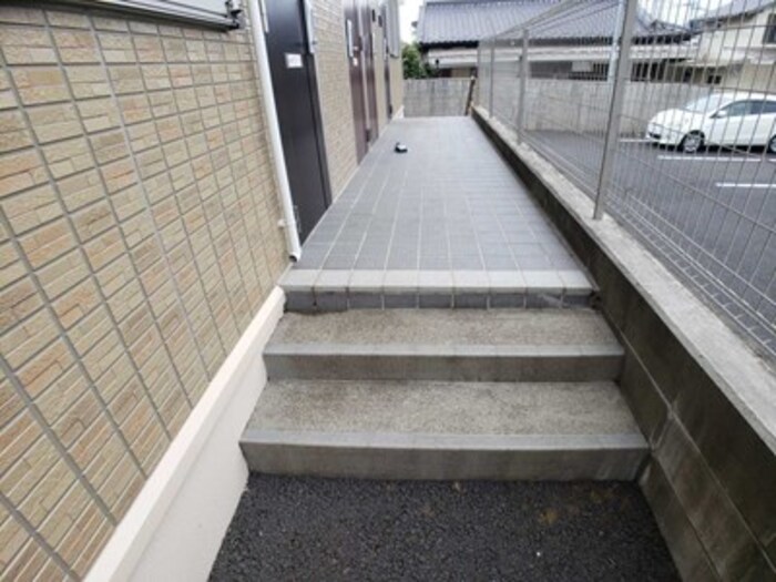 19/20 エントランス