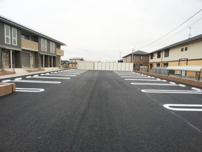 20/27 駐車場